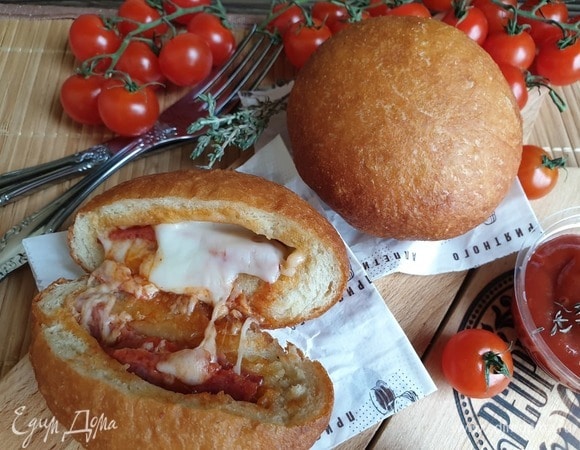 Чудесные пиццы берем с собой на природу и наслаждаемся.