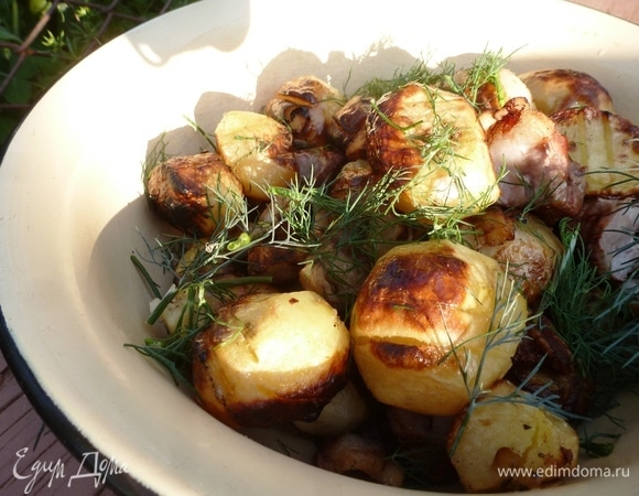 Подавать с зеленью и овощами к мясному шашлыку, или ешьте просто так! Приятного аппетита!