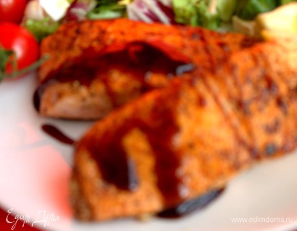 Рыбку полить гранатовым соусом наршараб.