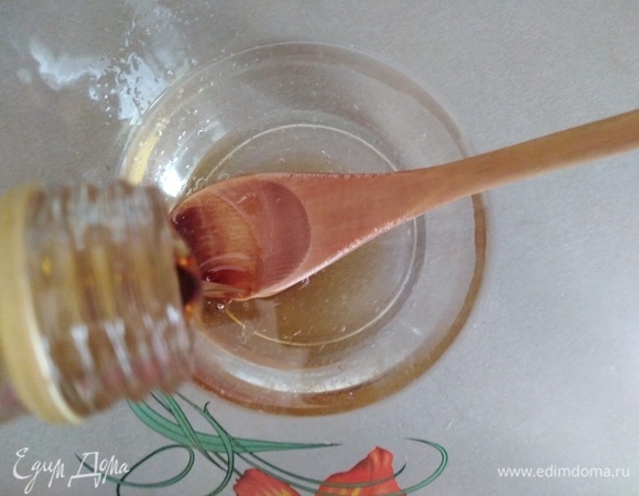 Влить кленовый сироп, перемешать.