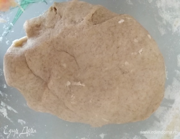 Замесить мягкое нелипкое тесто.