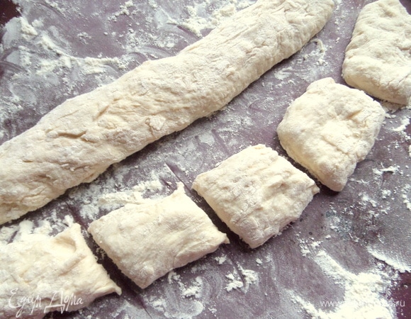 Разделить на 2 колбаски.