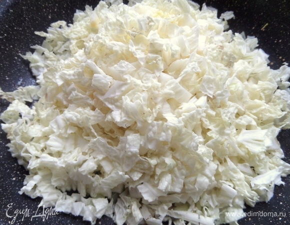 Высыпать к луку.