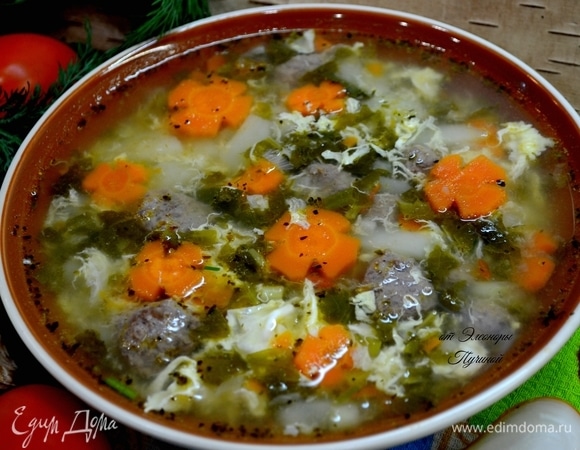  В самом конце перед выключением плиты, помешивая, влить в суп немного взбитые вилкой яйца (обожаю яичную паутинку в таких супах — вкус у супа особый получается).