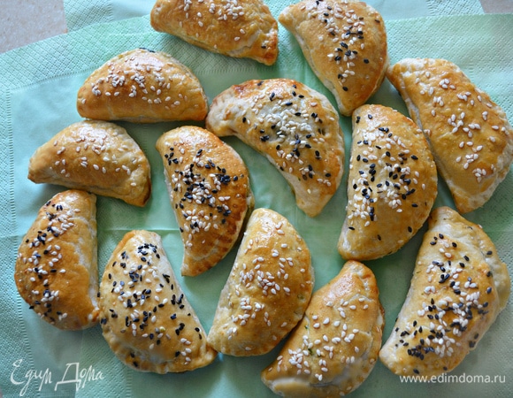 Выпекайте в разогретой до 180°C духовке примерно 30 минут до золотистого цвета.