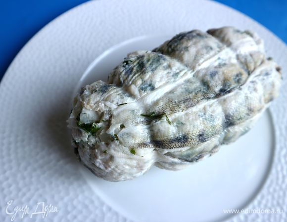 Убрать кулинарную нить и марлю.