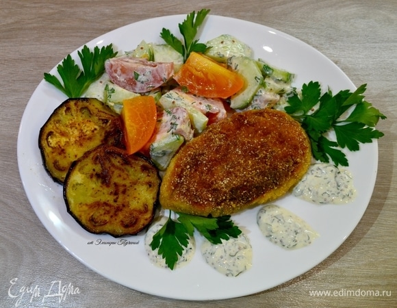 К зразам пожарьте баклажан.