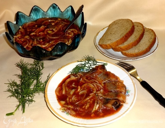 Упаковать закуску в контейнер и взять с собой на пикник. Закуску подать к картофелю или как самостоятельное блюдо. Наслаждаемся на природе вкусной закуской. Приятного аппетита!