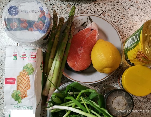 Выкладываем на стол все ингредиенты, необходимые для приготовления нашего замечательного блюда.