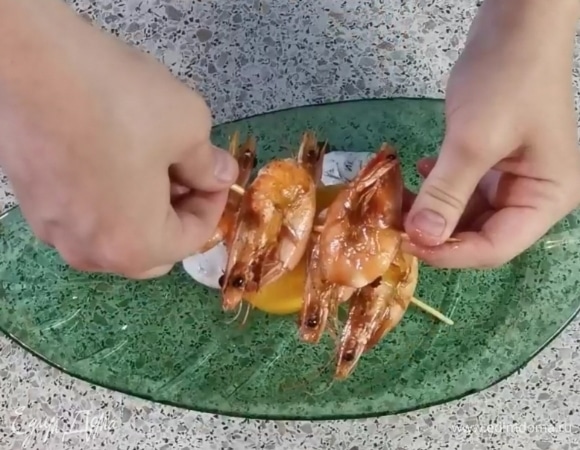 Оформляем блюдо для подачи.