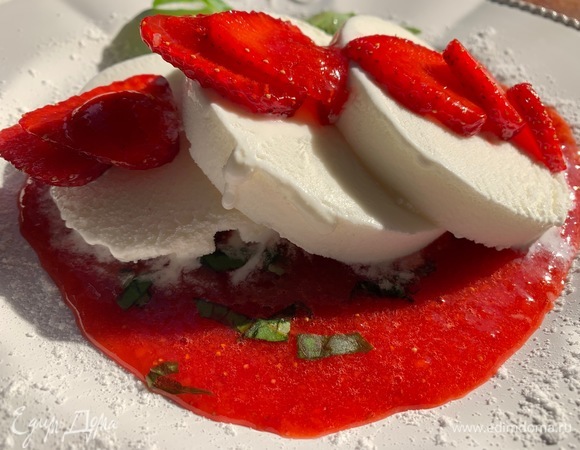 По желанию украсить клубникой.