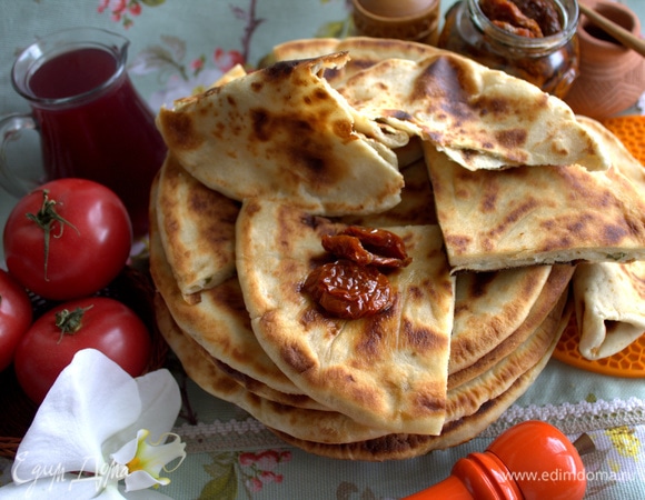 Заворачиваем в бумагу, в полотенце и несем на пикник.