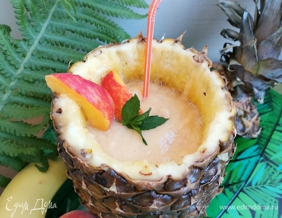 Переливаем в ананас и украшаем.