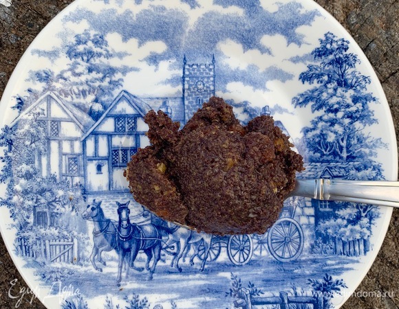 Приготовить маковую начинку. У меня готовая покупная с фундуком, цукатами и ромом.