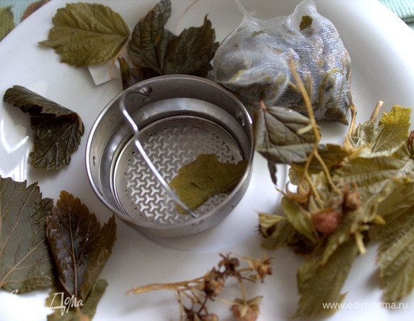 Листья и все содержимое позже выбрасываем.