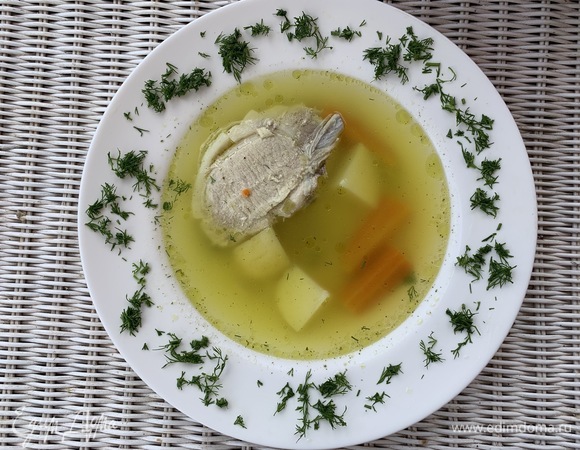 Я нарезаю овощи довольно крупно, когда они молодые, они мягкие и сладкие. Вы можете резать мельче.