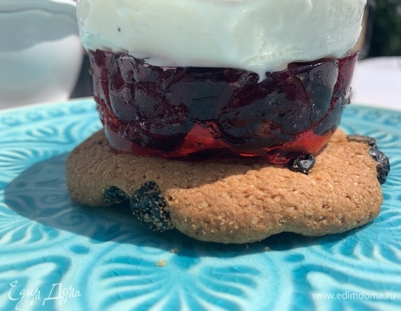 Затем — мороженое.