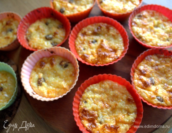 Выпекала в мини-электропечке партиями при 180°C 25 минут. Они должны равномерно пропечься.