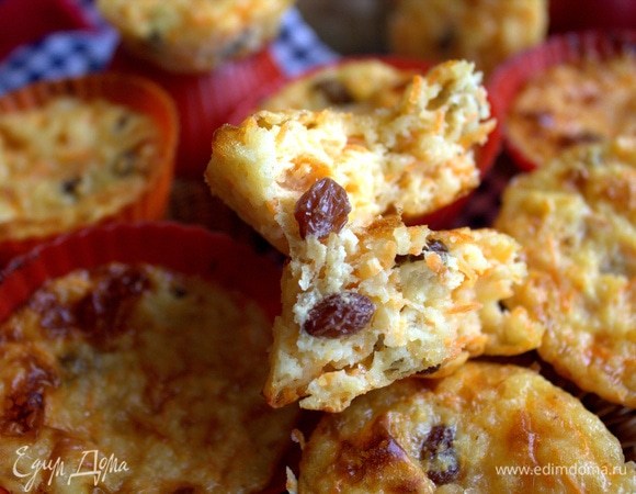 Сырнички мягкие и нежные и остаются такими даже на утро, если накрыть крышкой.