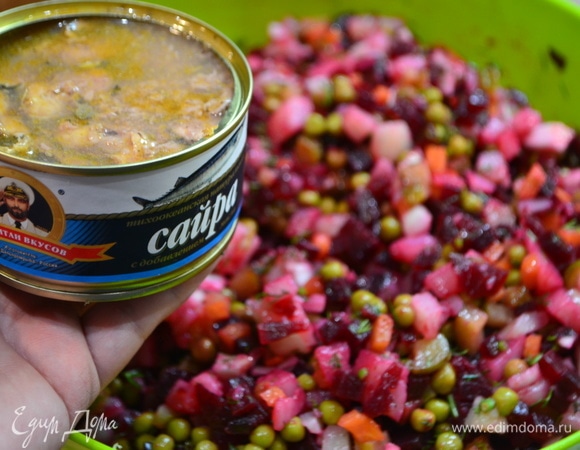 Последним ингредиентом будет сайра ТМ «Капитан Вкусов».