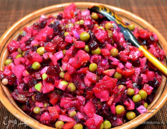 Для тех, кто предпочитает рыбку есть отдельно, оставить часть винегрета без ее добавления.