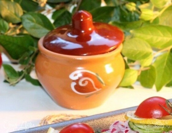 Вкусный и остренький паштет со шпротами готов! Переложить его в банку с крышкой и отправить на 30 минут в холодильник.