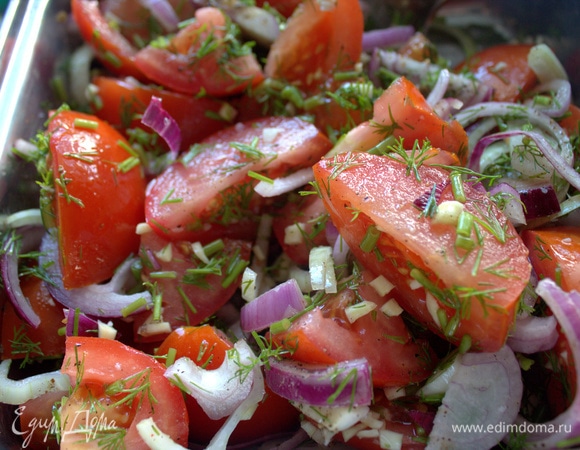 Встряхнуть под крышкой или слегка перемешать. На природе в такой форме можно и подать.