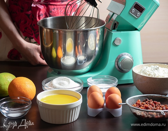 Итак, начнем с кекса. Подготовьте все необходимые продукты.