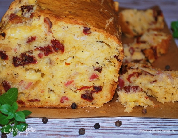 Кекс очень вкусный в холодном и горячем виде. В холодном виде может использоваться как перекус, его можно взять с собой на природу. Приятного аппетита.