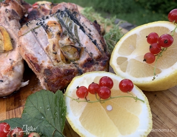 Второй лимон режу пополам. При подаче выдавите лимонный сок на «Робертини».