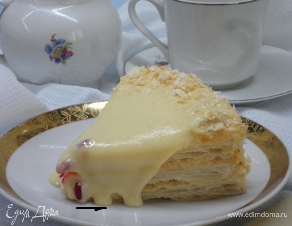 Иначе крем потечет вот так. Так что наберитесь терпения. Хотя и так было вкусно.