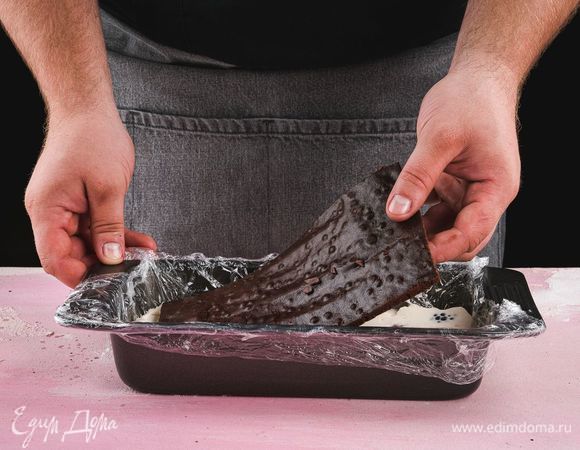 Далее — бисквит.