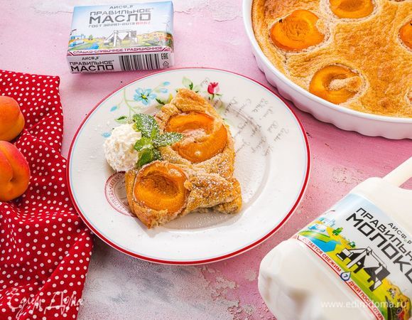 Выпекайте в разогретой до 180°С духовке 30–35 минут. Готовое суфле посыпьте сахарной пудрой и подавайте к столу. Приятного аппетита!