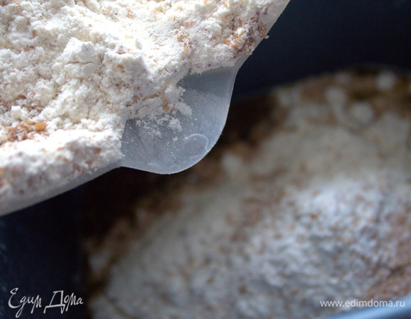 И всыпать сухой партиями.