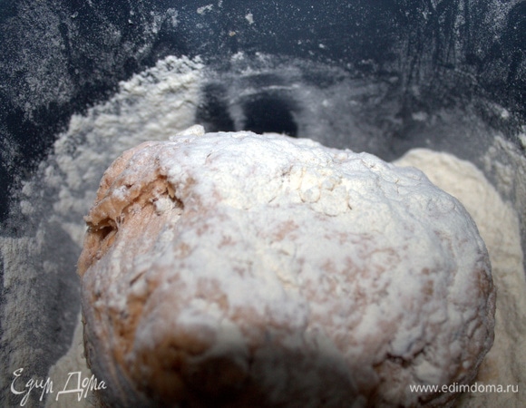 Муку всю не всыпать сразу, надо смотреть по тесту, тем более добавлены отруби. У автора ушло муки 600 г.