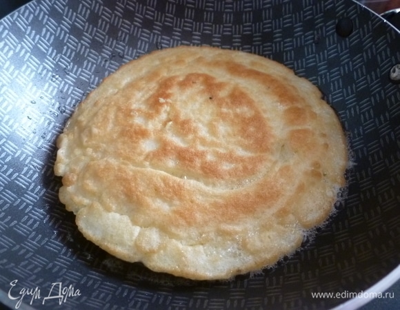 Блинчик перевернуть на другую сторону.