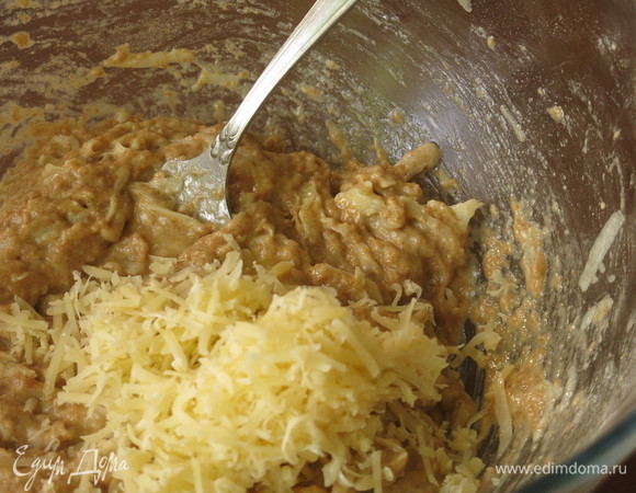 Всыпаем сыр.