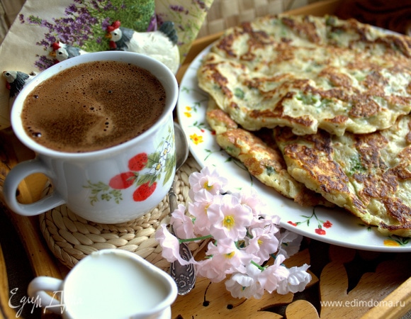 И подаем горячий завтрак в наше дождливое лето.
