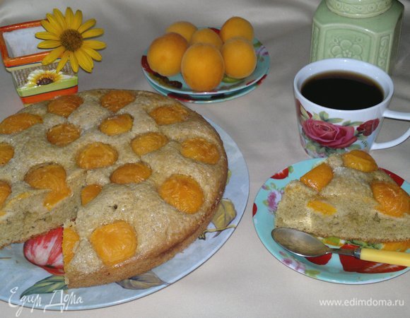 Разрезать пирог на порции. Угощайтесь! Приятного аппетита!