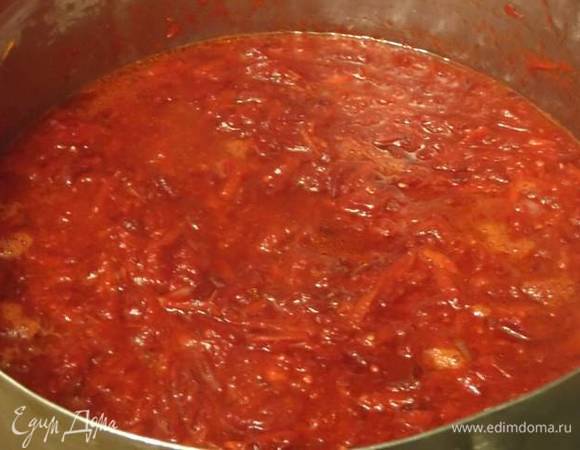 Добавить уксус, сахар и соль.