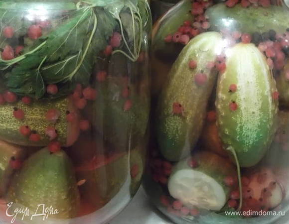 Залить банки маринадом, закатать и перевернуть. Удачных заготовок!