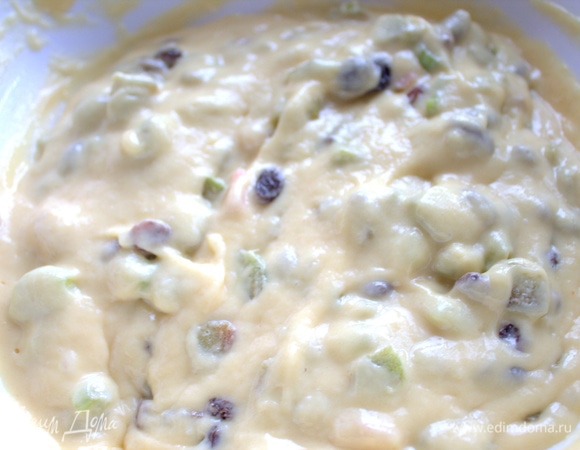 Смешать. Печь в духовке при 180°C 30–35 минут.