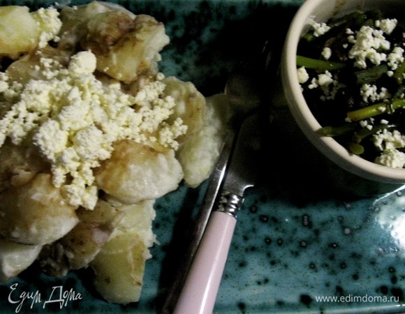 Приправляем соевым соусом и творогом, добавляем специи. Приятного всем. Это ну очень вкусно!