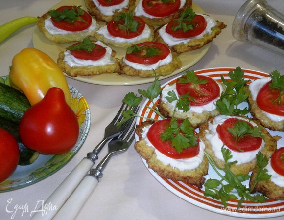 Украсить блюдо зеленью петрушки и подать к столу на завтрак. Угощайтесь! Приятного аппетита!