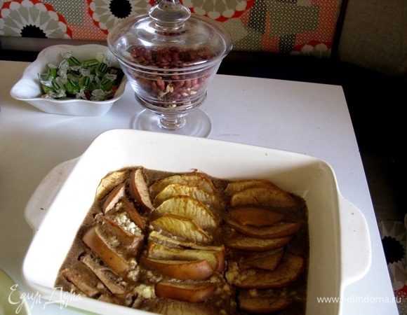 Выпекаем в разогретой духовке до 180°C 30 минут, либо проверяем зубочисткой. Всем приятного!