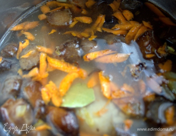 Всыпать зажарку.