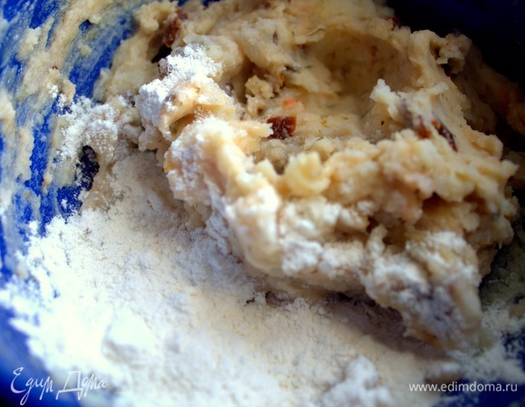  Ввести муку, сколько требуется 1, 2 или 3 ложки.