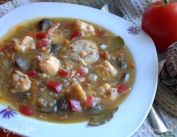 Подаем густой наваристый суп.