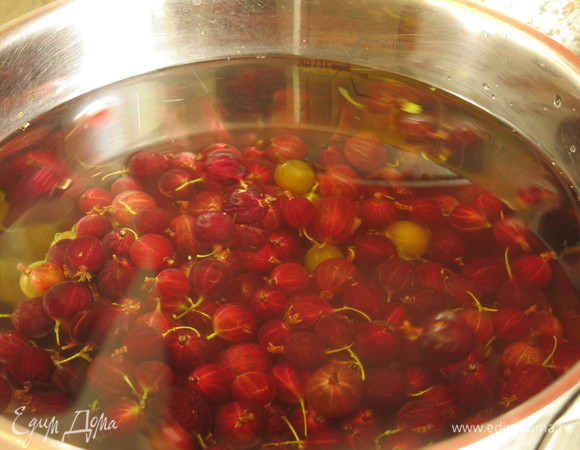 Варим в двух литрах воды до размягчения.