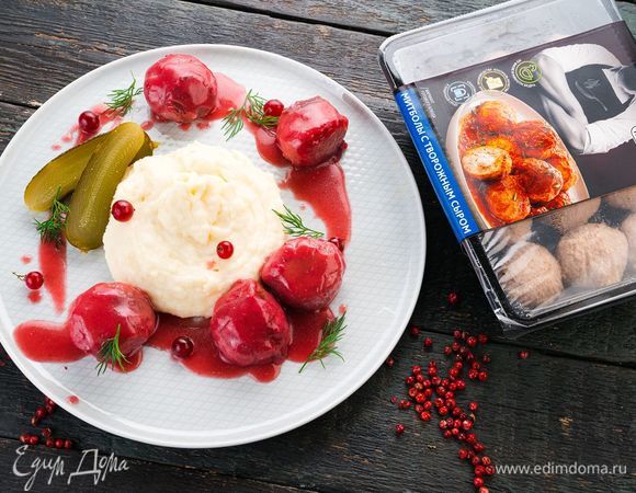 Подавайте с пюре и солеными огурчиками. Приятного аппетита!